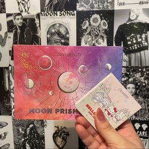 LUNAR BEAUTY MOON PRISM BLUSH PALETTE & COLOURPOP X HELLO KITTY BLUSH